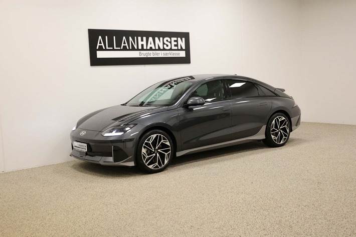 Grå Hyundai Ioniq 6 fra 2024 set udefra
