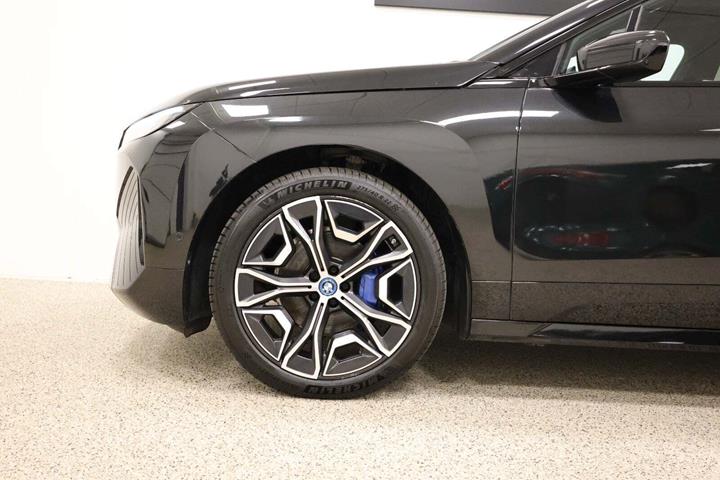 Sort BMW iX fra 2022