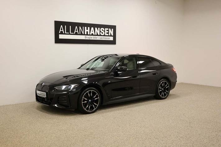 Sort BMW i4 fra 2025 set udefra