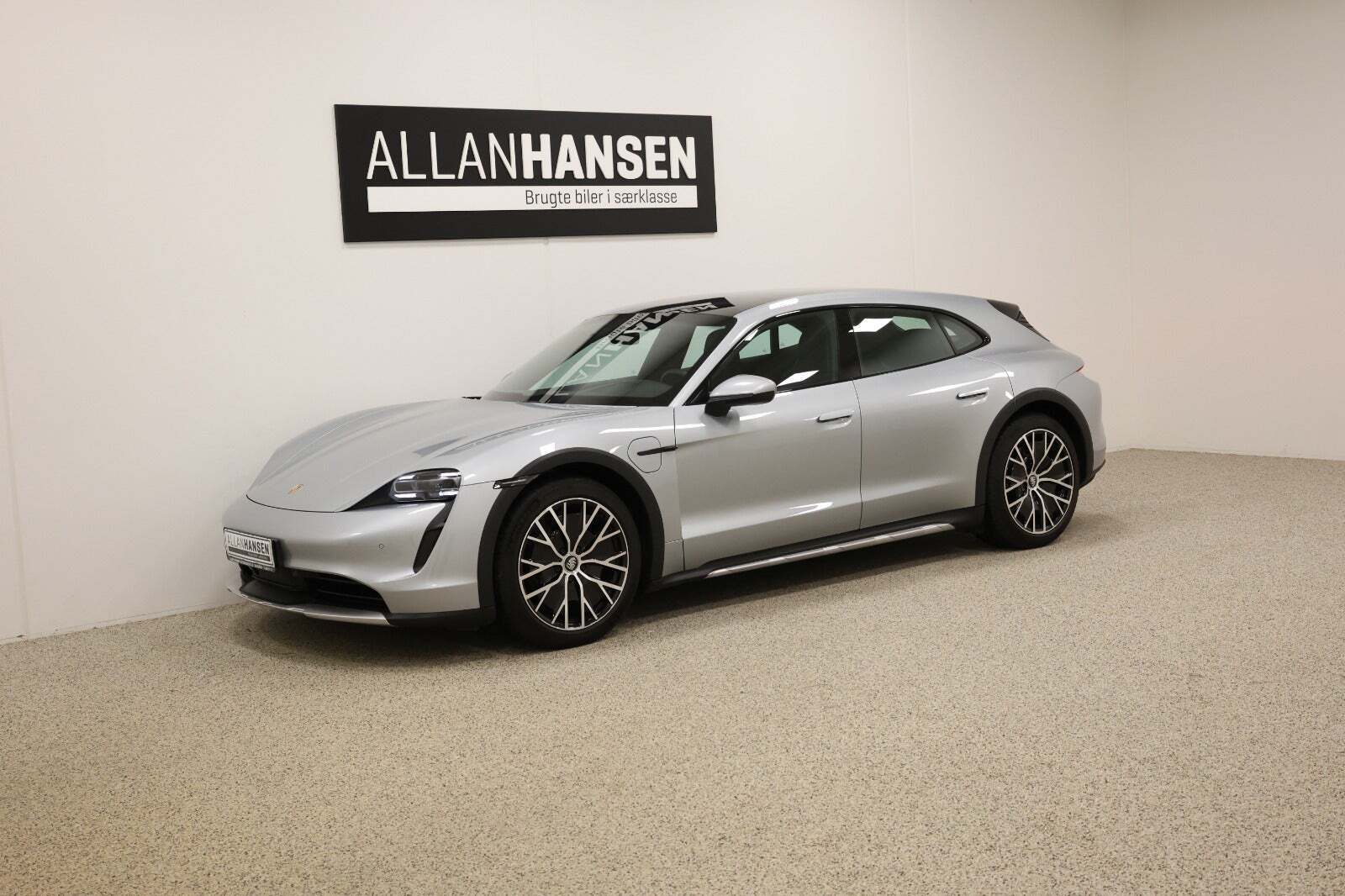 Porsche Taycan 4 Performance+ Cross Turismo