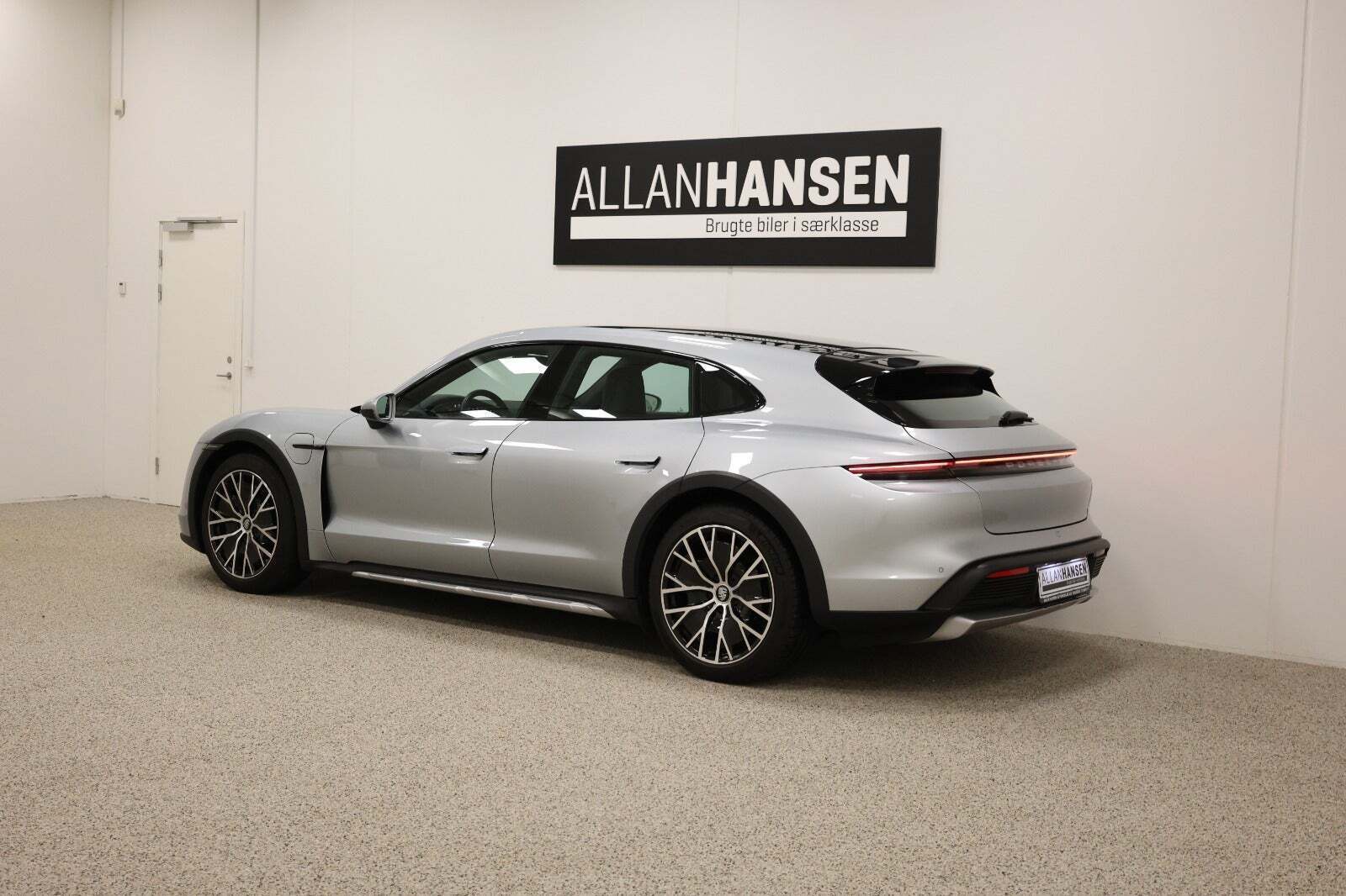 Porsche Taycan 4 Performance+ Cross Turismo