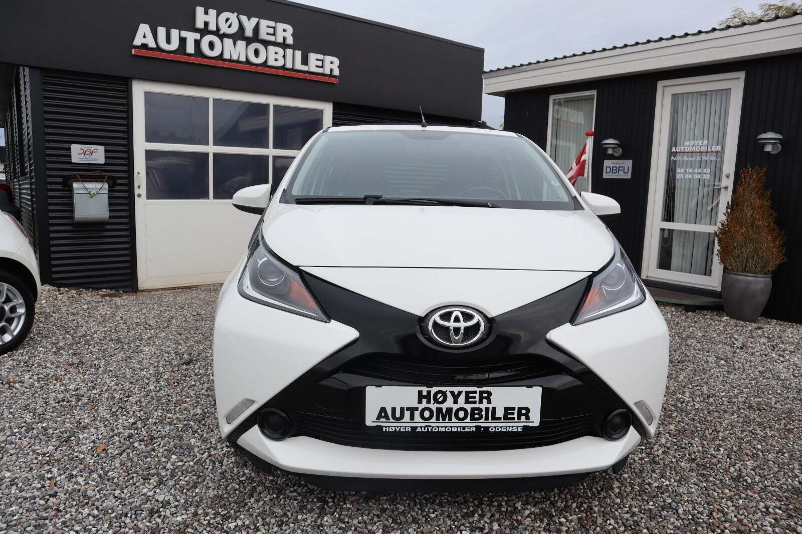 Hvid Toyota Aygo fra 2017
