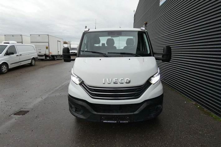 Hvid Iveco Daily fra 2022
