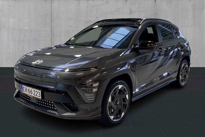 Grå Hyundai Kona fra 2024 set udefra