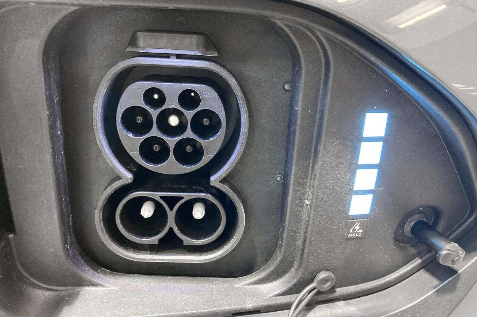 Grå Hyundai Kona fra 2024