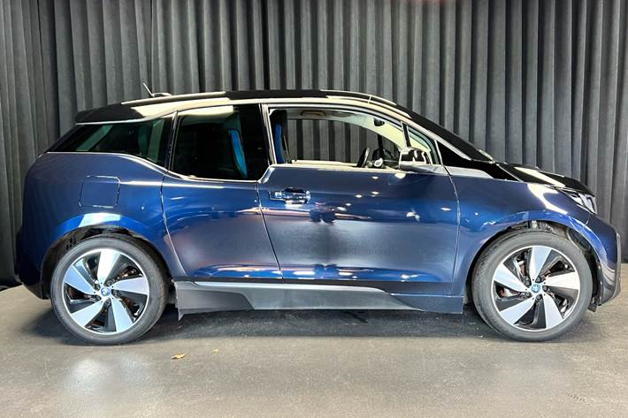 Blå BMW i3 fra 2022