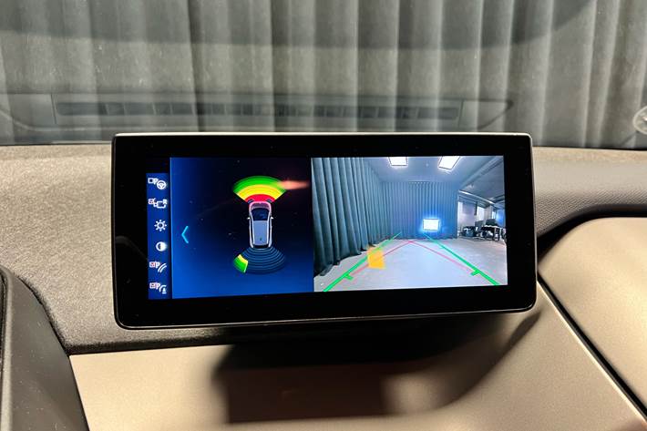 Blå BMW i3 fra 2022