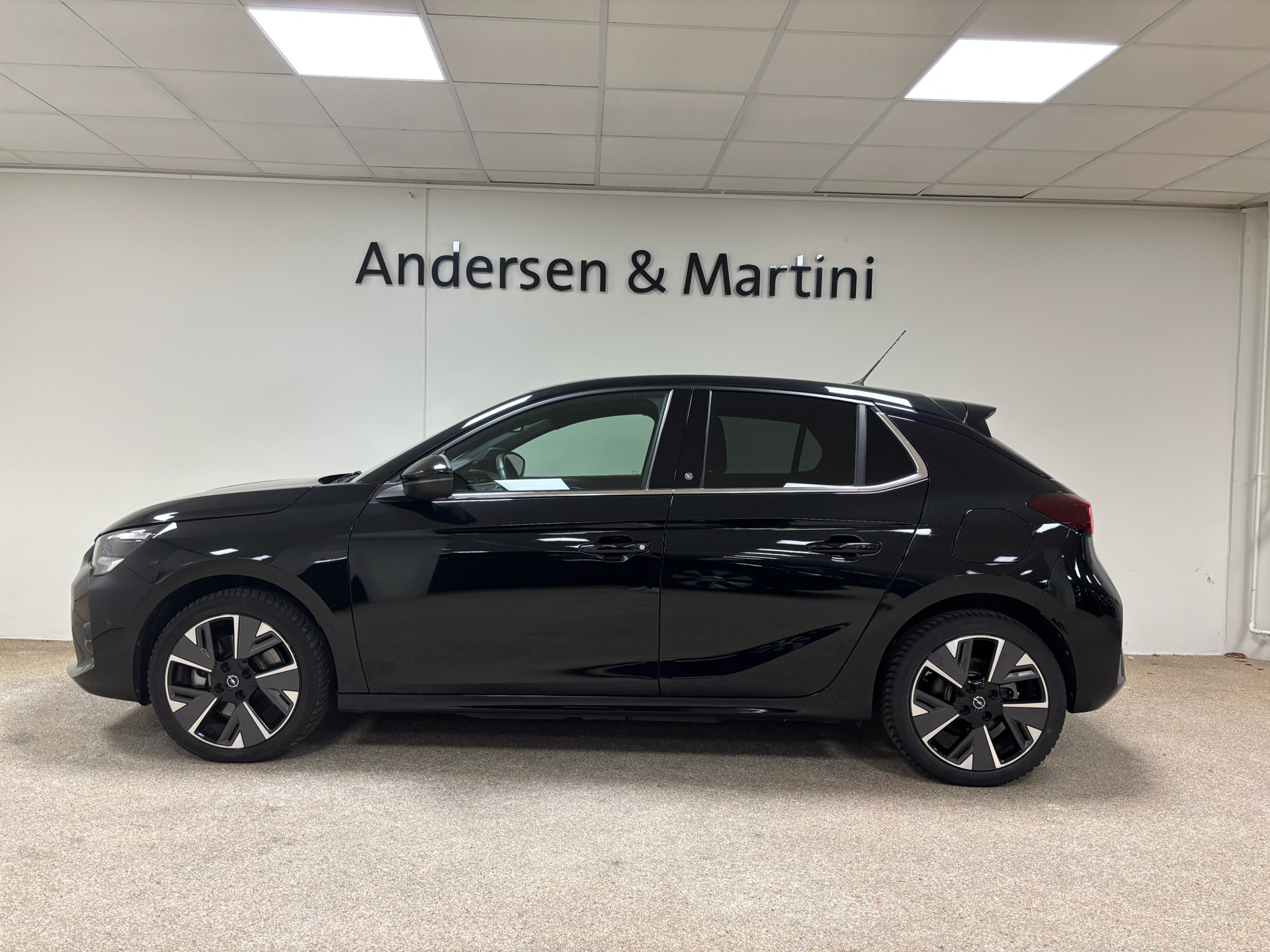 Sort Opel Corsa-e fra 2023