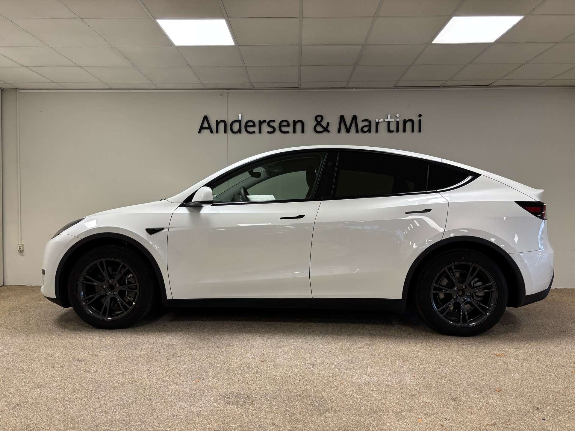 Tesla Model Y EL RWD 299HK 5d Aut.