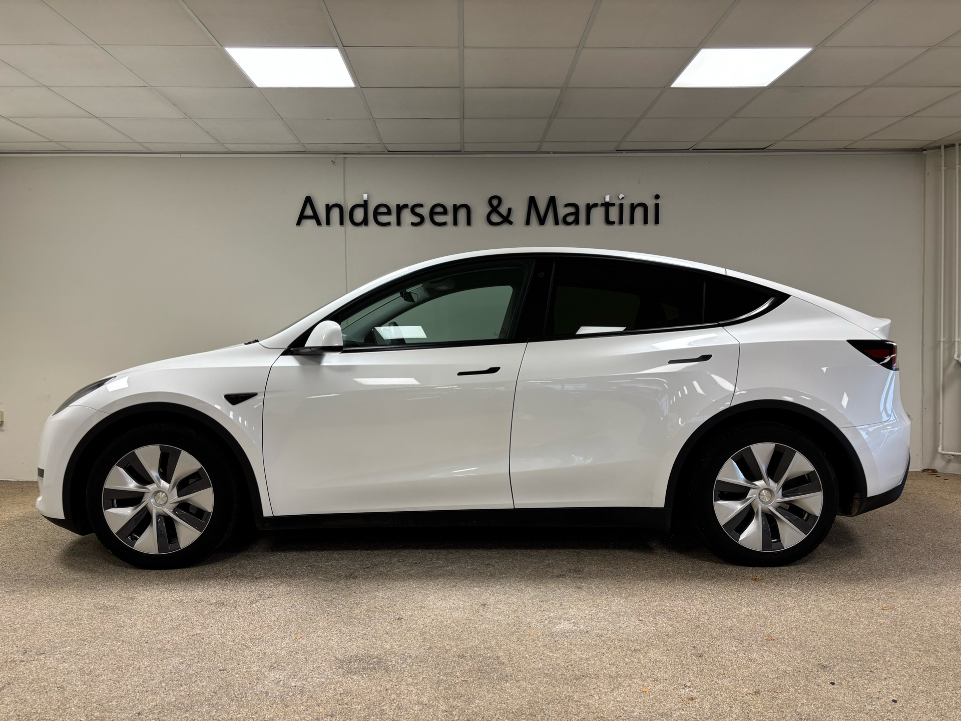 Tesla Model Y EL RWD 299HK 5d Aut.