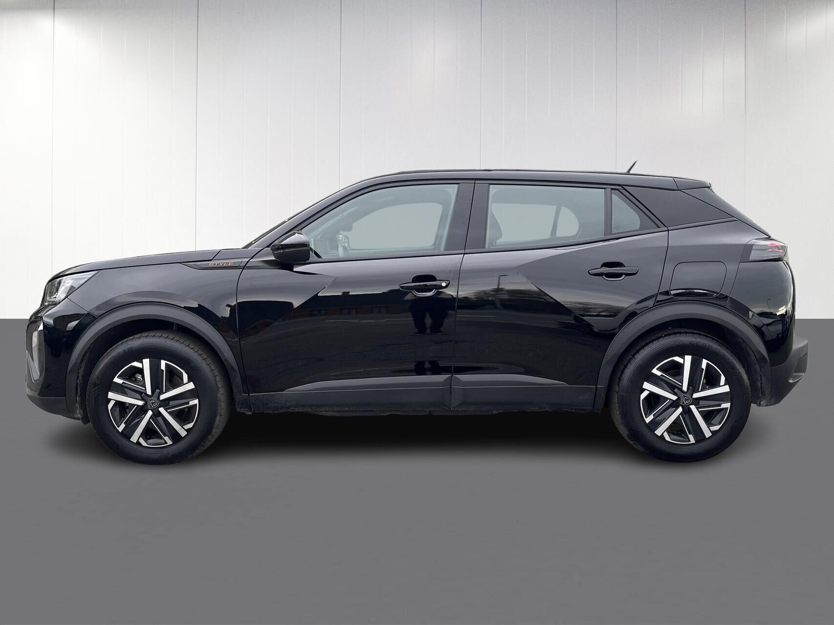 Peugeot e-2008 EL Style 156HK 5d Aut.