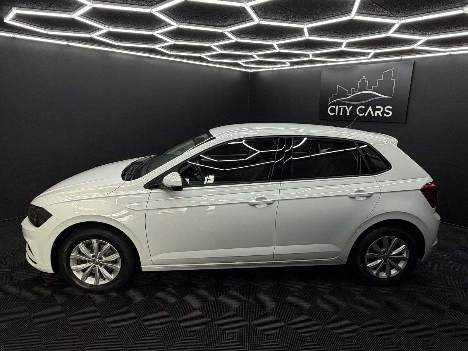 Hvid VW Polo fra 2018