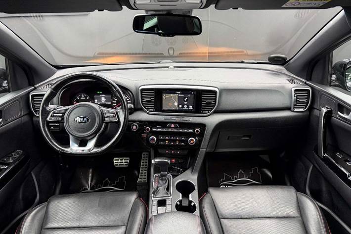 Sort Kia Sportage fra 2019 set indefra