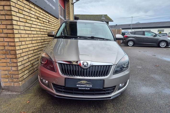 Beige Skoda Fabia fra 2015