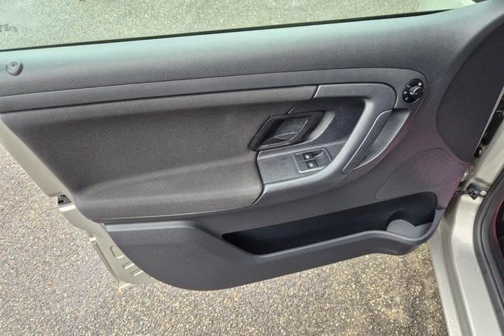 Beige Skoda Fabia fra 2015