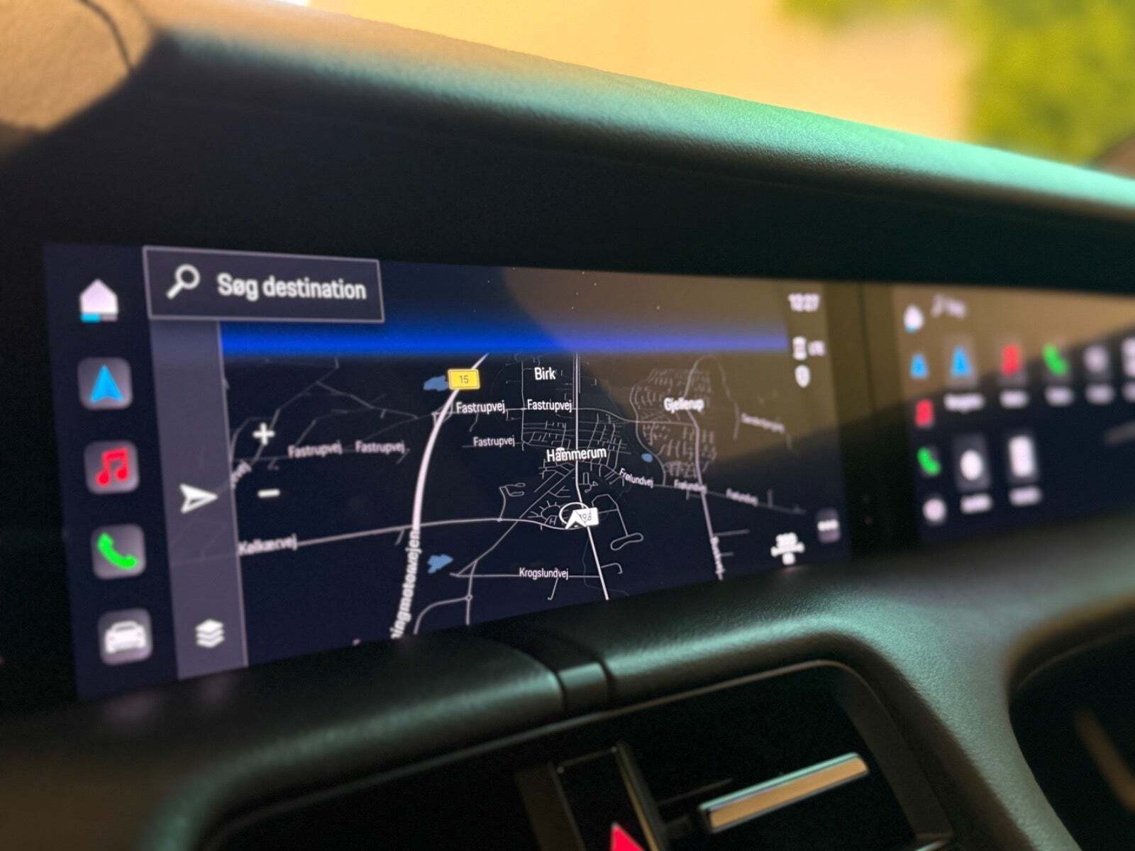 Sølv Porsche Taycan 4S fra 2020