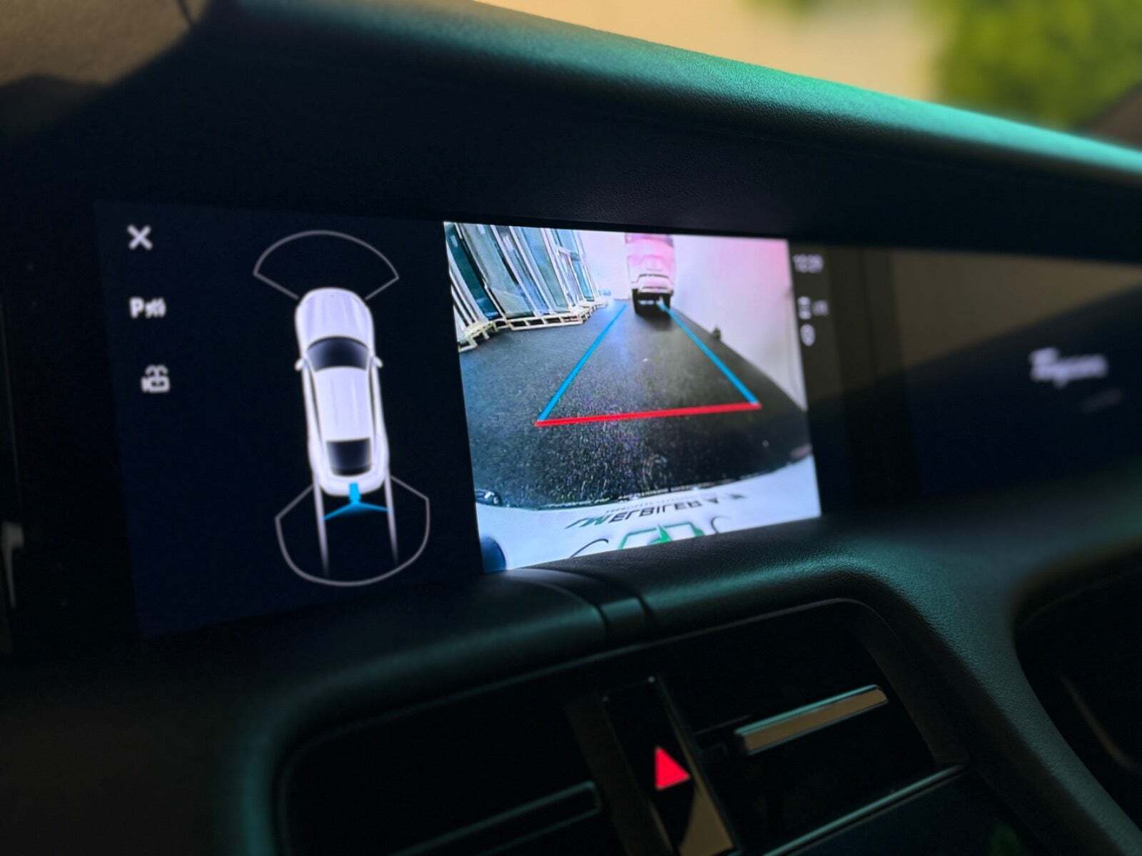 Sølv Porsche Taycan 4S fra 2020