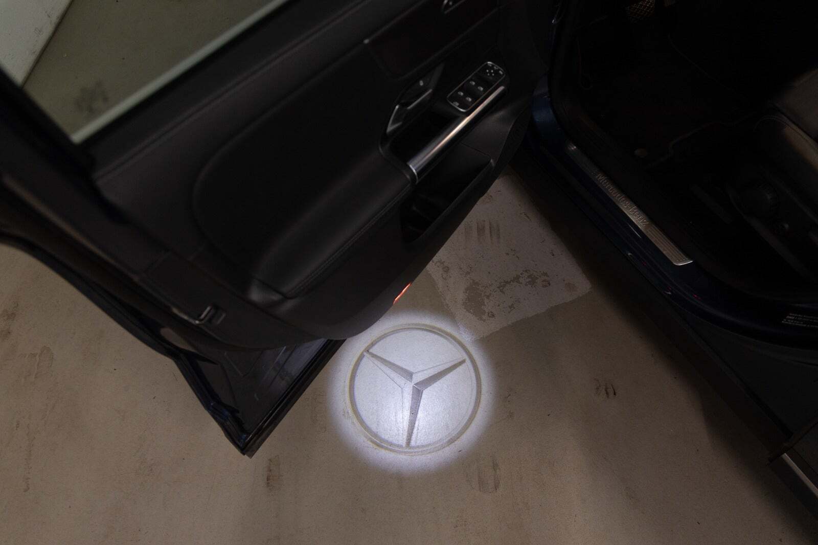 Blå Mercedes EQA250 fra 2022