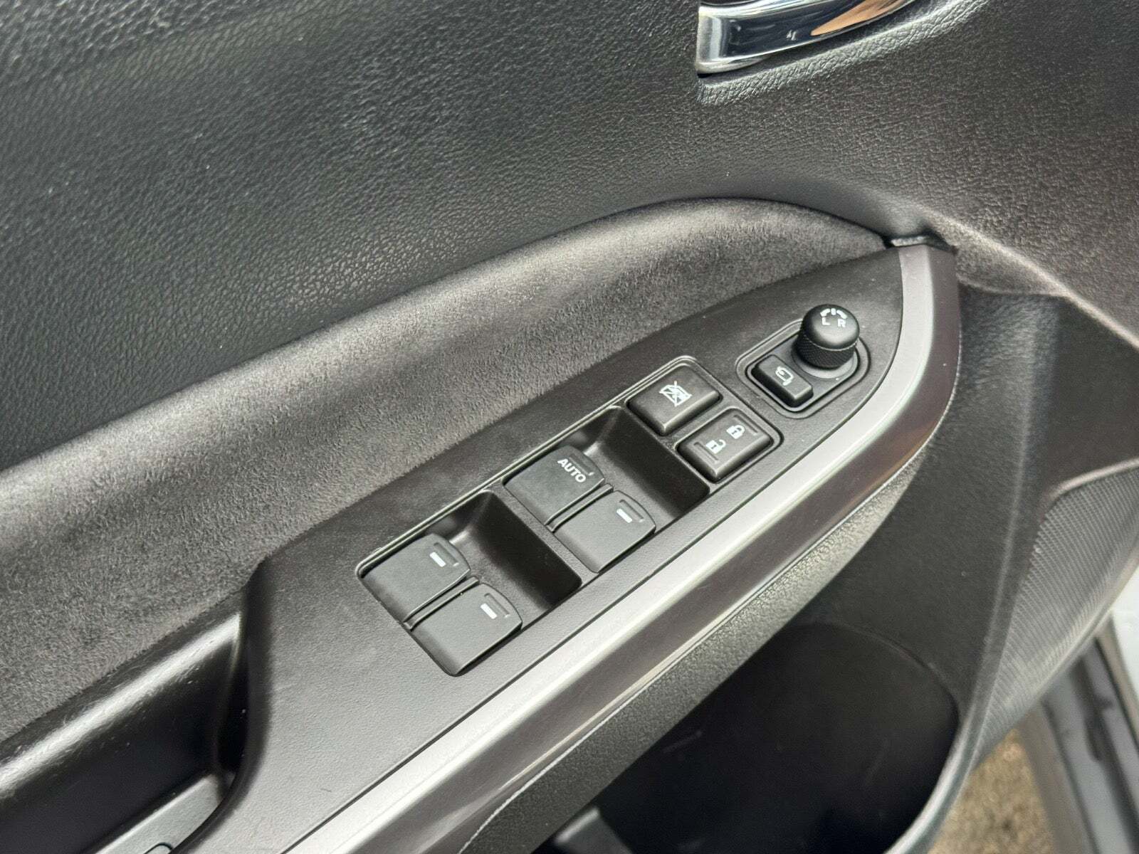 Grå Suzuki Vitara fra 2019