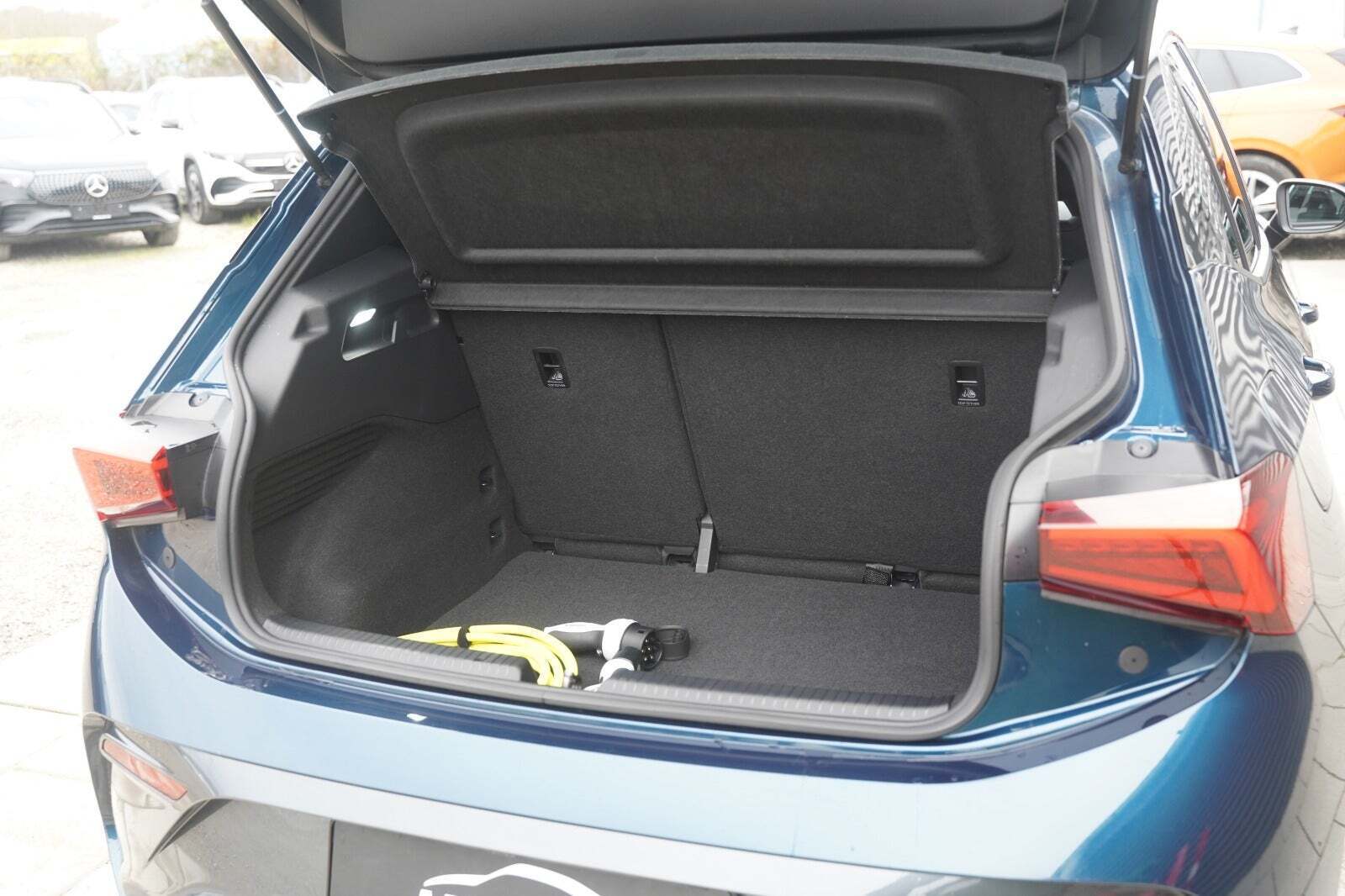 Blå Cupra Born fra 2024