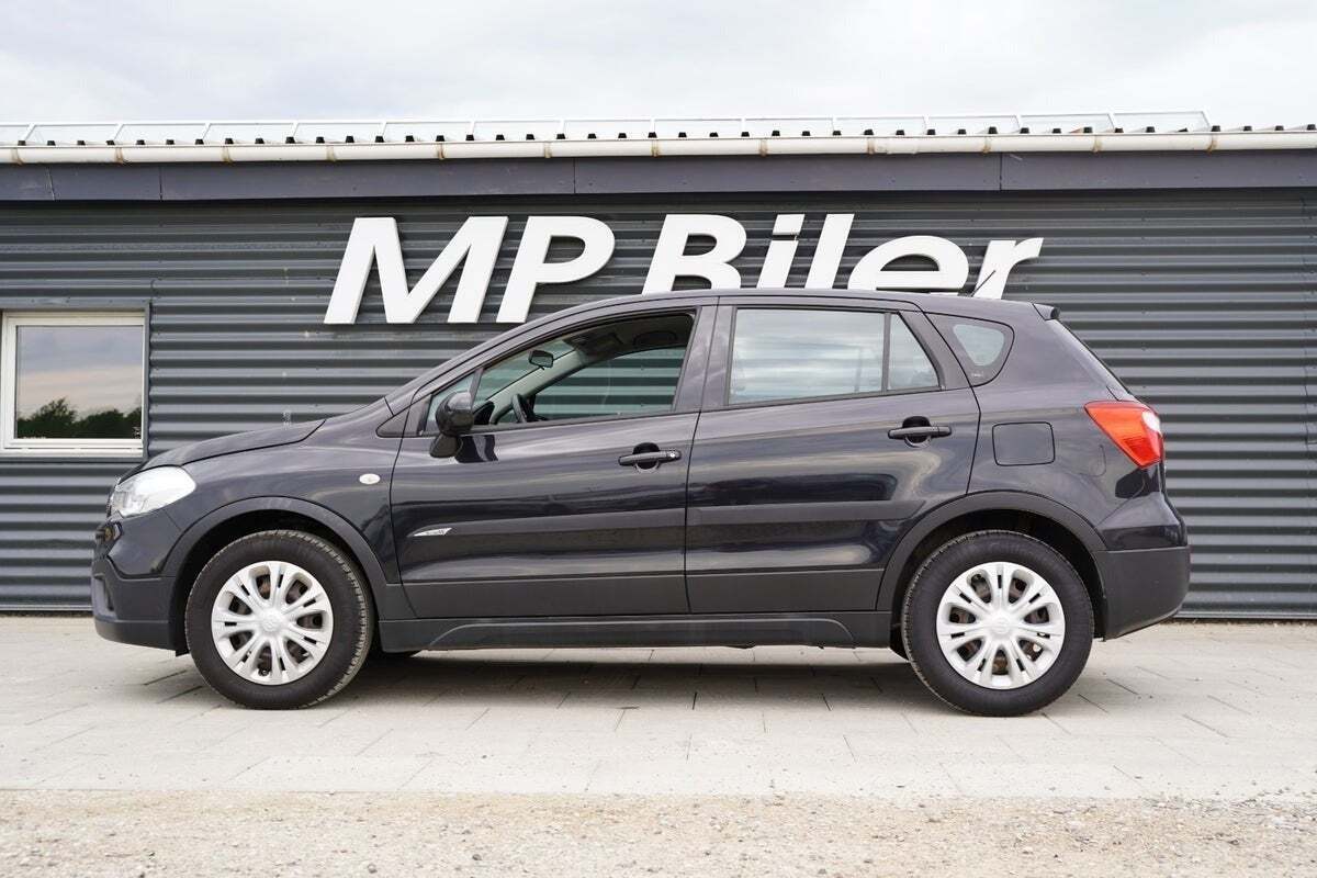 Sort Suzuki S-Cross fra 2017