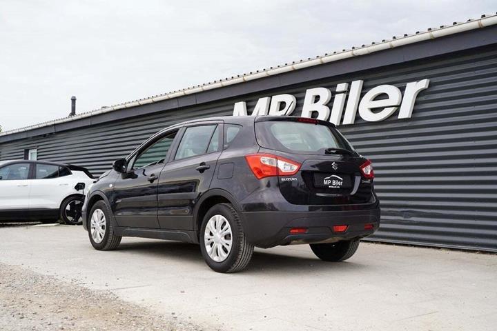 Sort Suzuki S-Cross fra 2017