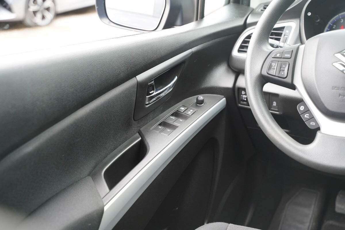 Sort Suzuki S-Cross fra 2017