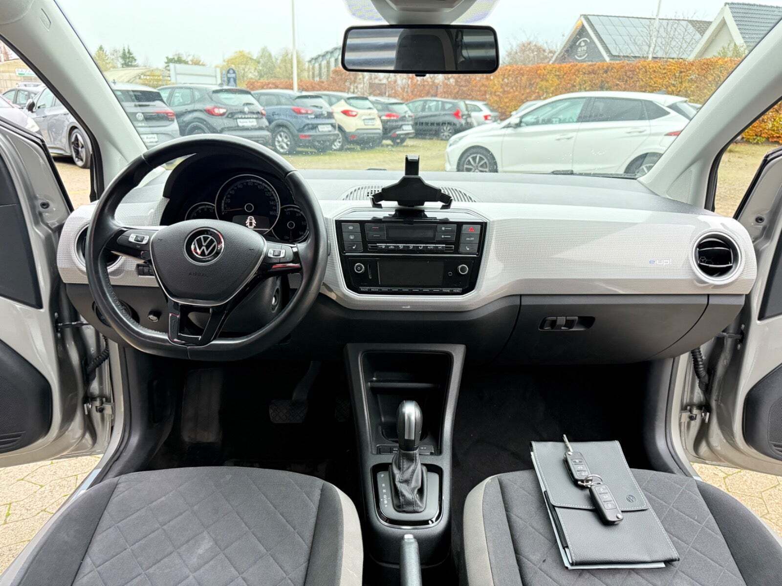 Grå VW E-UP! fra 2020