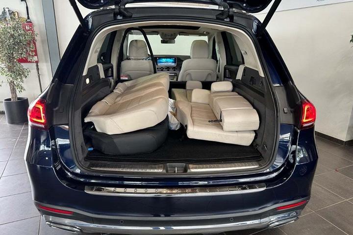 Blå Mercedes GLE450 fra 2020