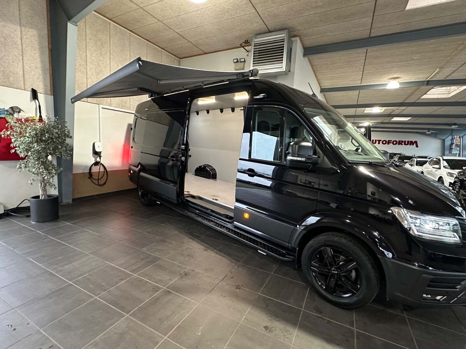 Sort VW Crafter 35 fra 2025