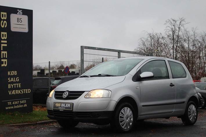 Sølv VW Fox fra 2005
