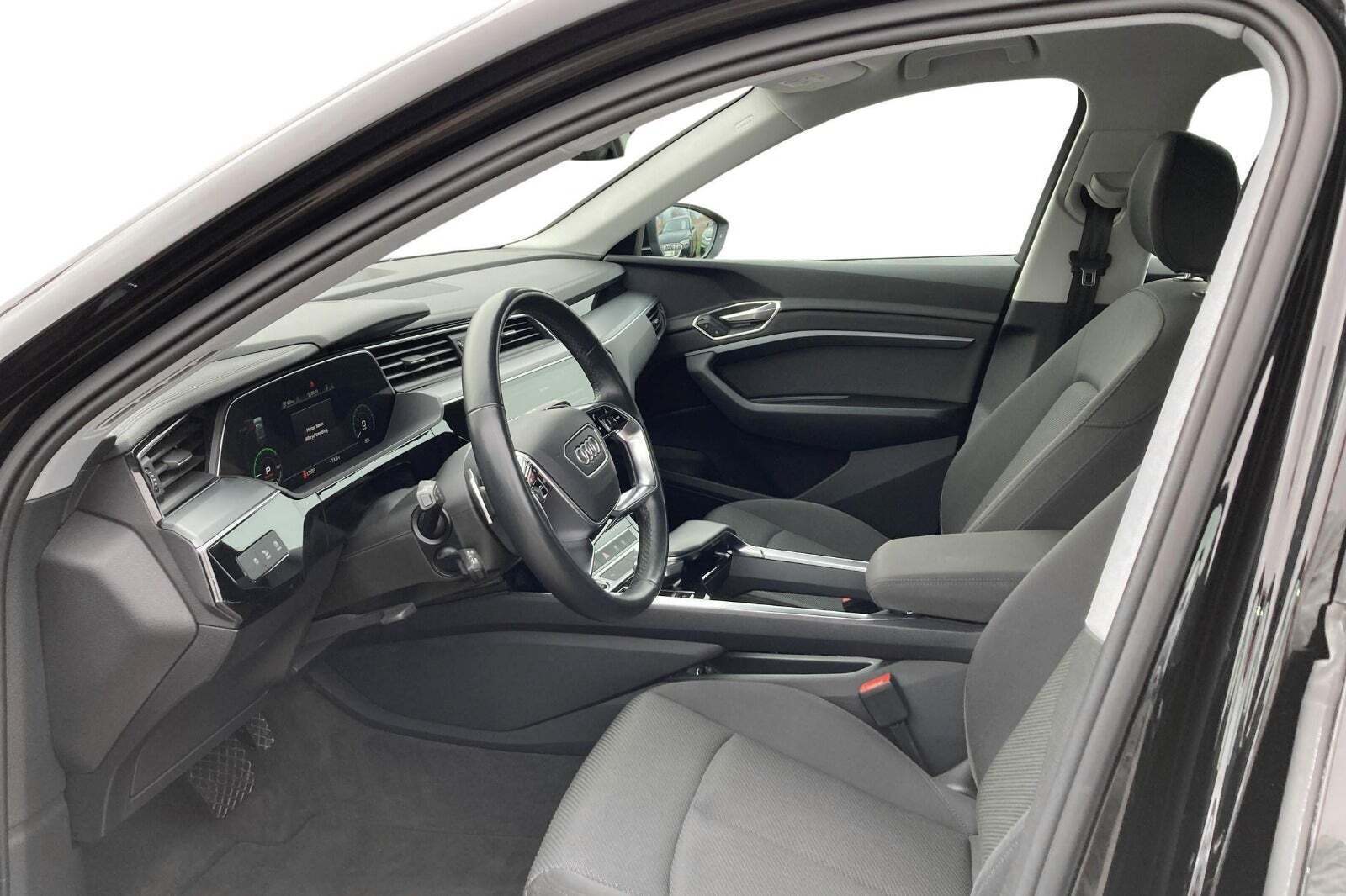 Audi e-tron 50 quattro