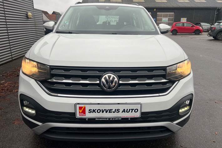 Hvid VW T-Cross fra 2020 set udefra