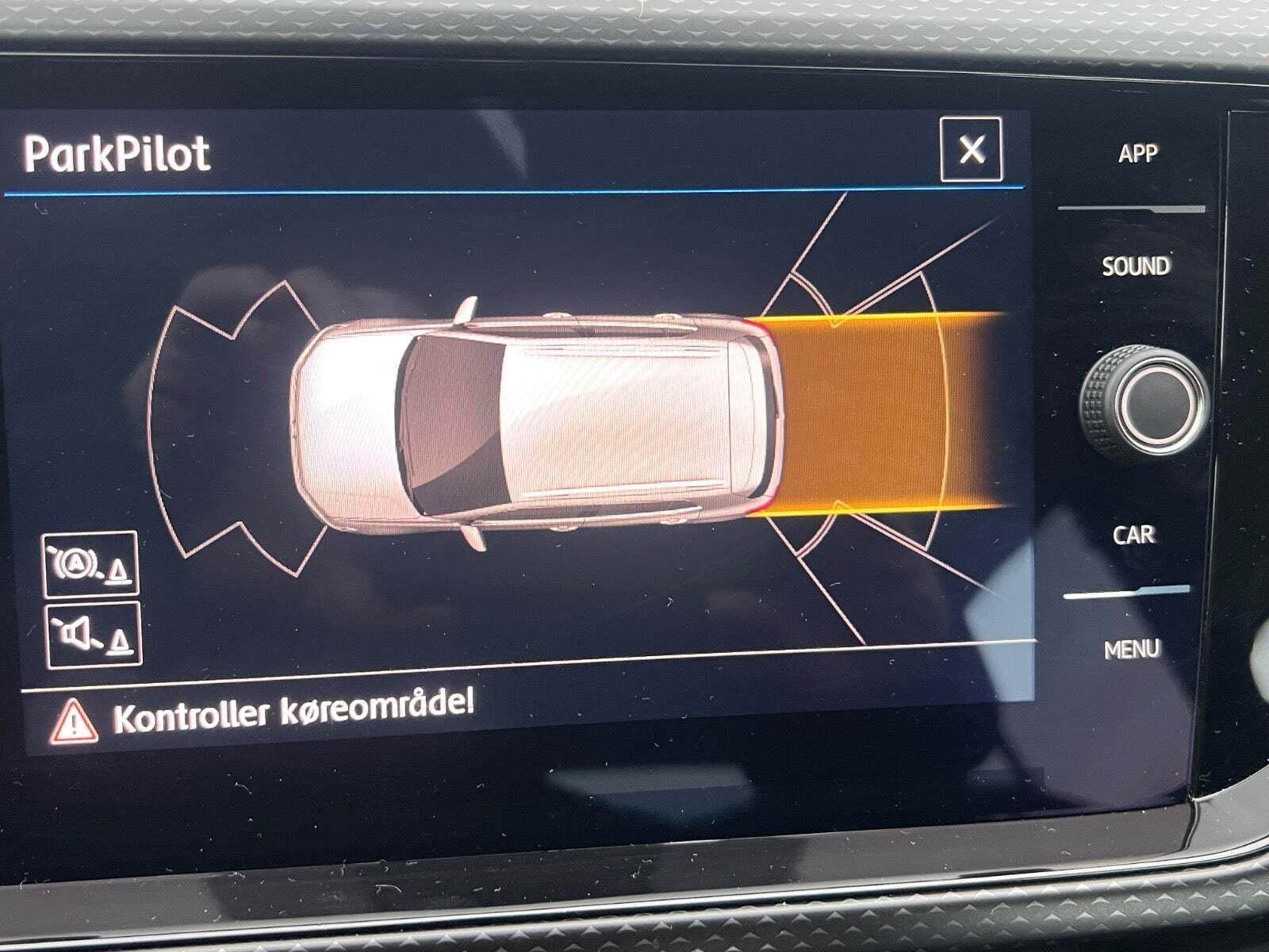 Hvid VW T-Cross fra 2020 set udefra