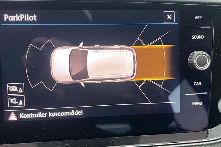Hvid VW T-Cross fra 2020 set udefra