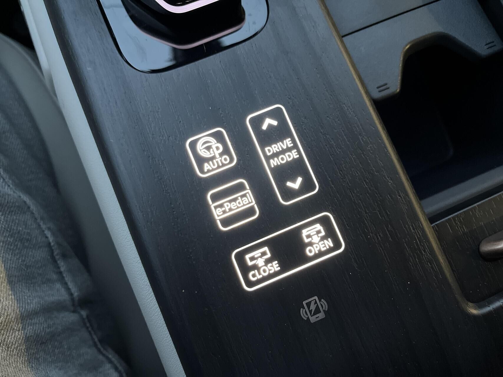 Sort Nissan Ariya fra 2025