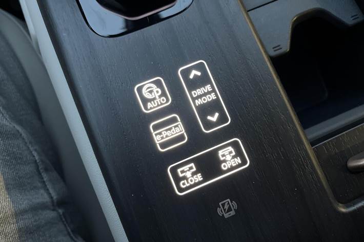 Sort Nissan Ariya fra 2025