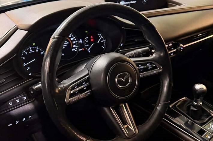 Grå Mazda CX-30 fra 2020