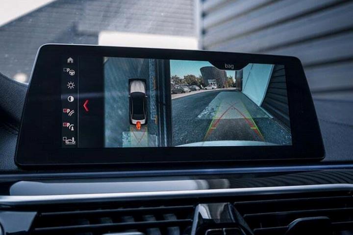 Gul BMW M5 fra 2018