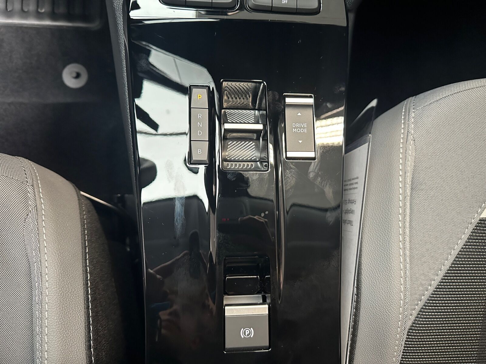 Hvid Opel Mokka-e fra 2024