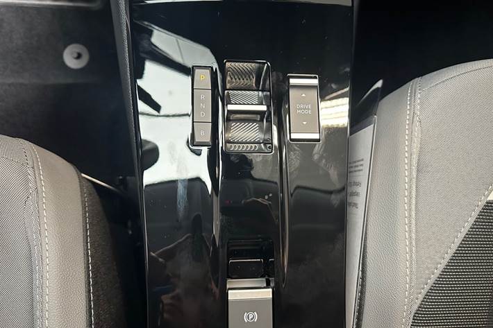 Hvid Opel Mokka-e fra 2024