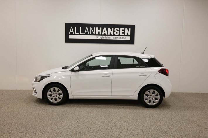 Hvid Hyundai i20 fra 2020