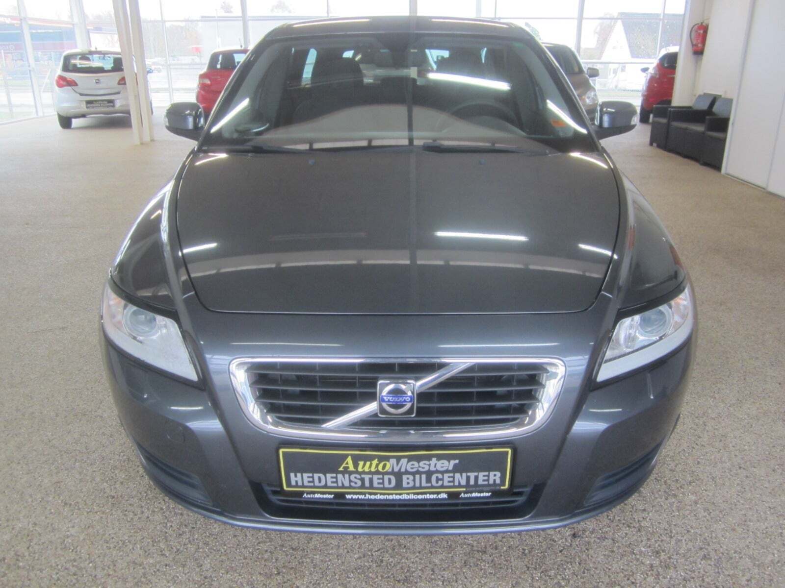 Grå Volvo V50 fra 2007