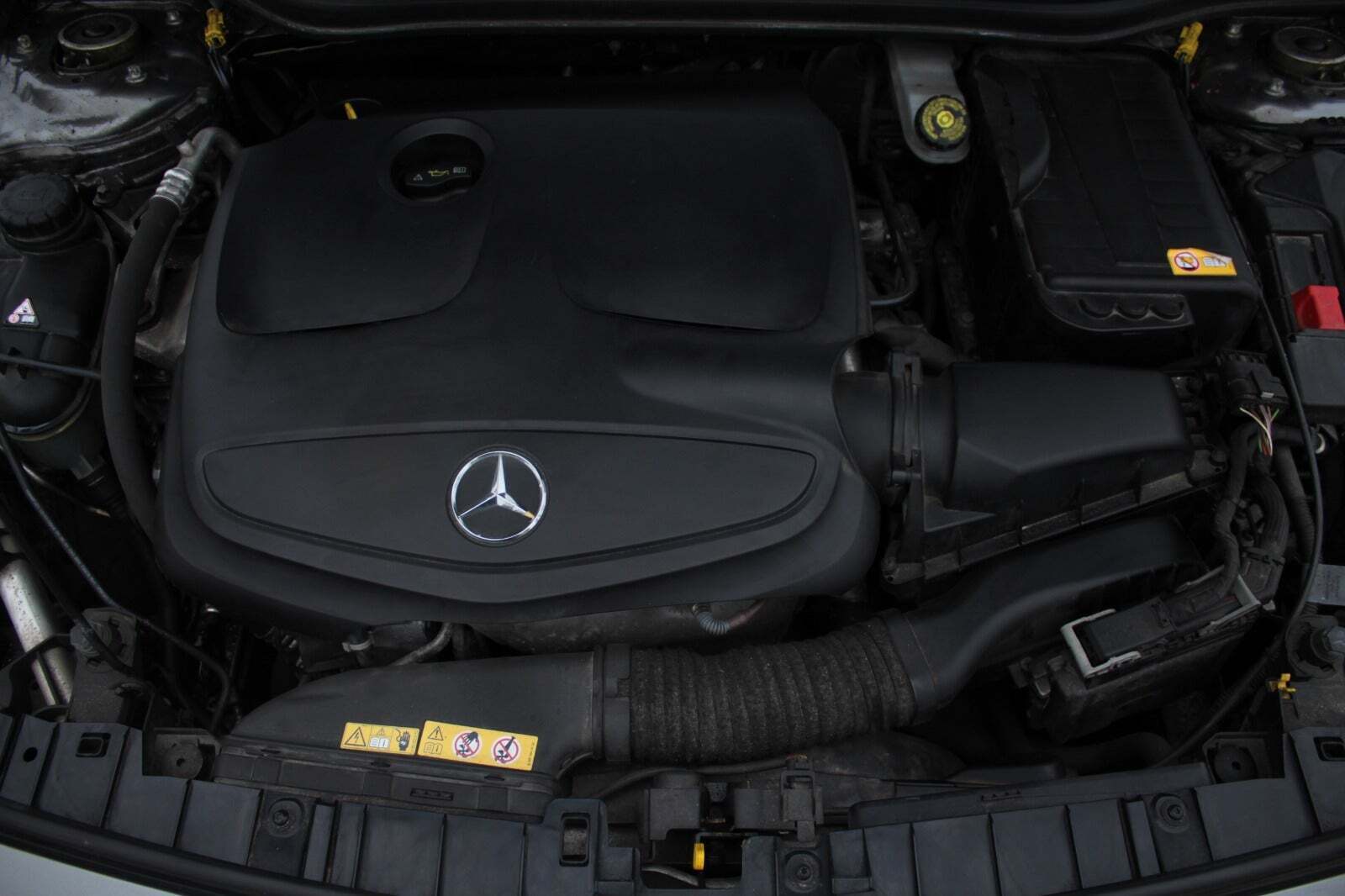 Grå Mercedes GLA250 fra 2015