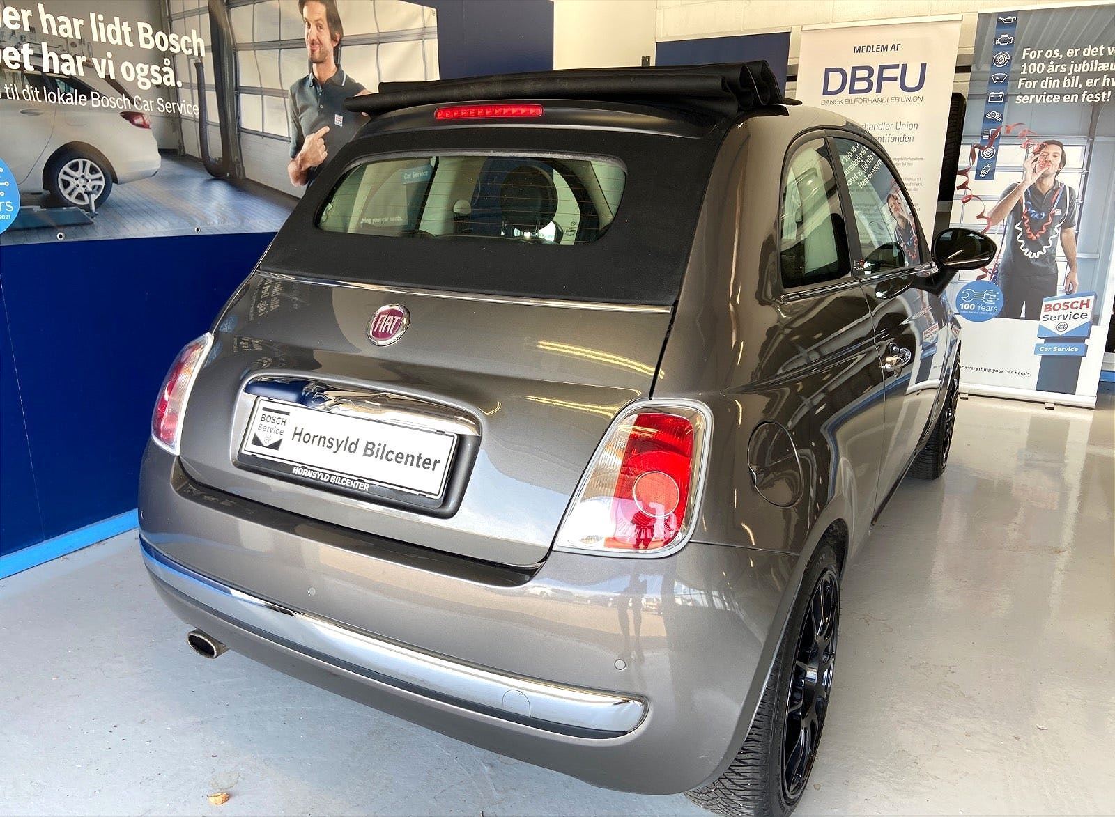 Grå Fiat 500C fra 2015