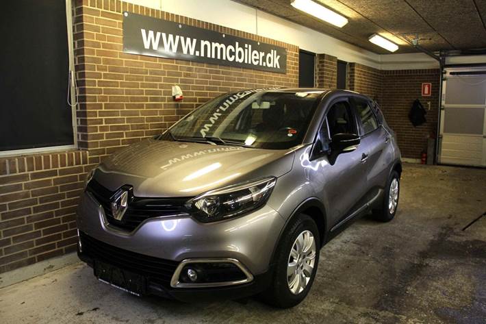 Grå Renault Captur fra 2016