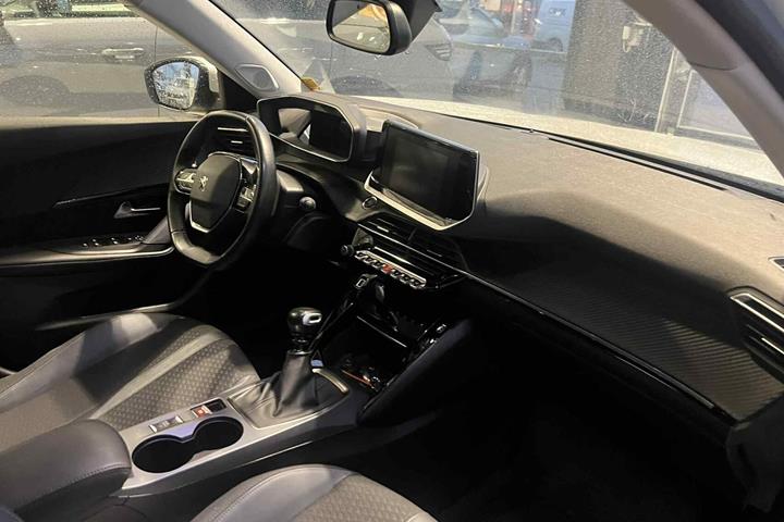 Hvid Peugeot 2008 fra 2020