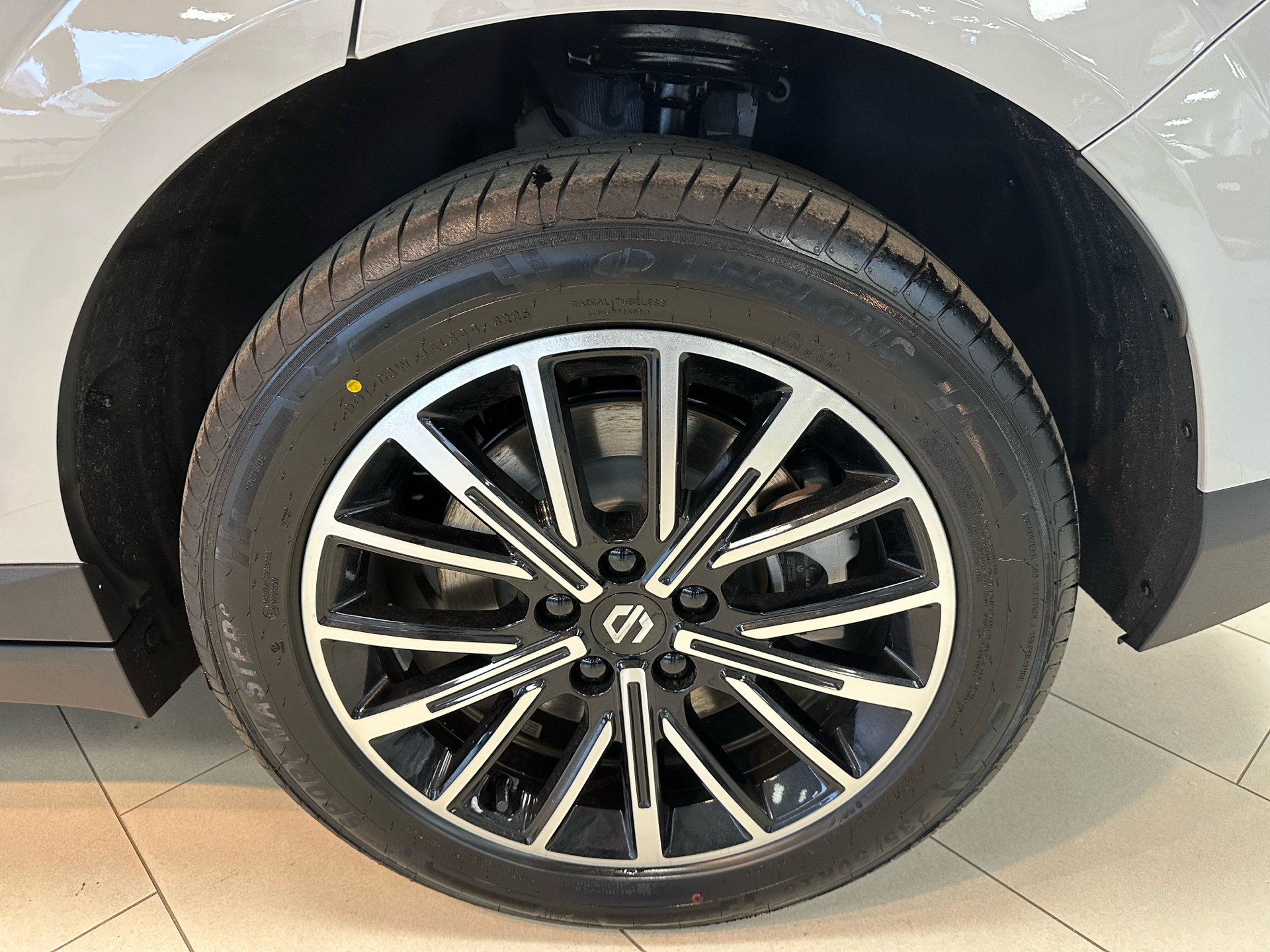 Grå Leapmotor B10 fra 2025