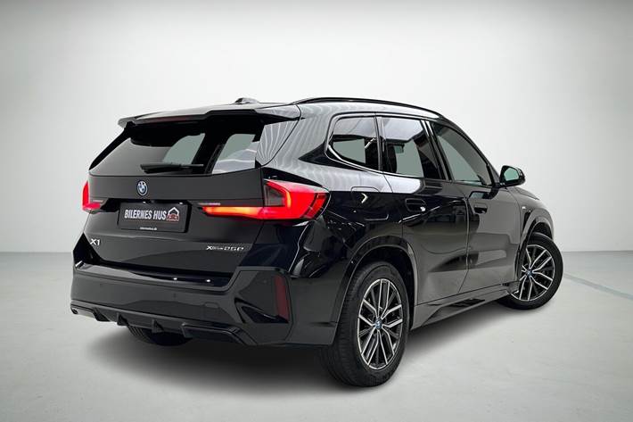 Sort BMW X1 fra 2023