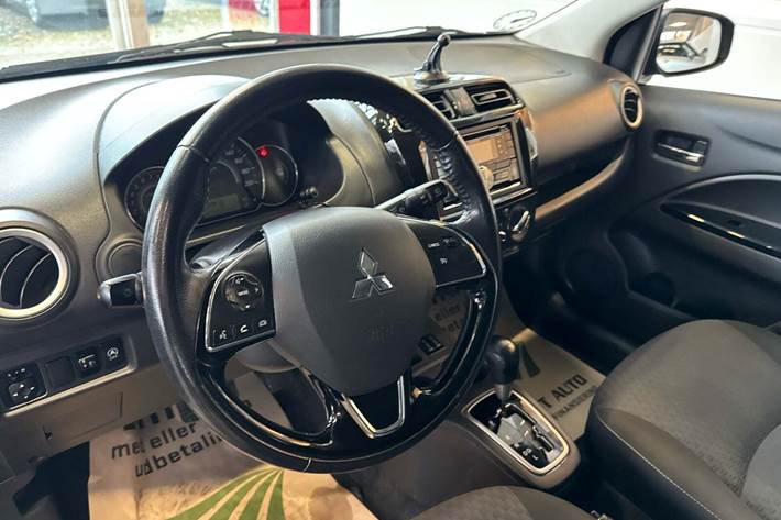 Sort Mitsubishi Space Star fra 2016